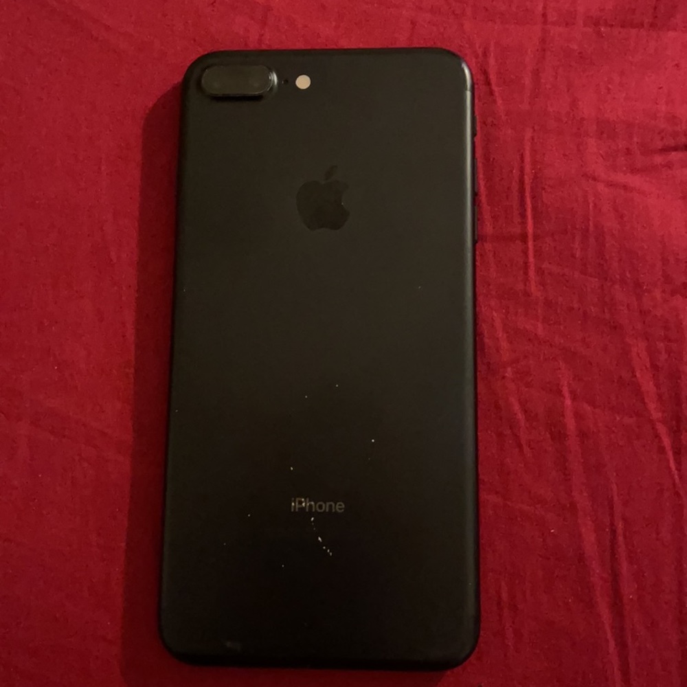 iPhone 7plus - Picture 2 of 3